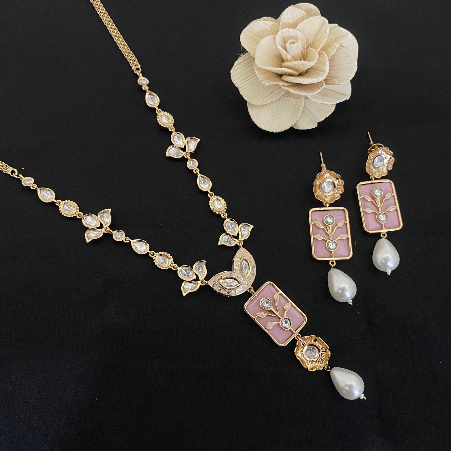 Unique Pearl Kundan Necklace Set