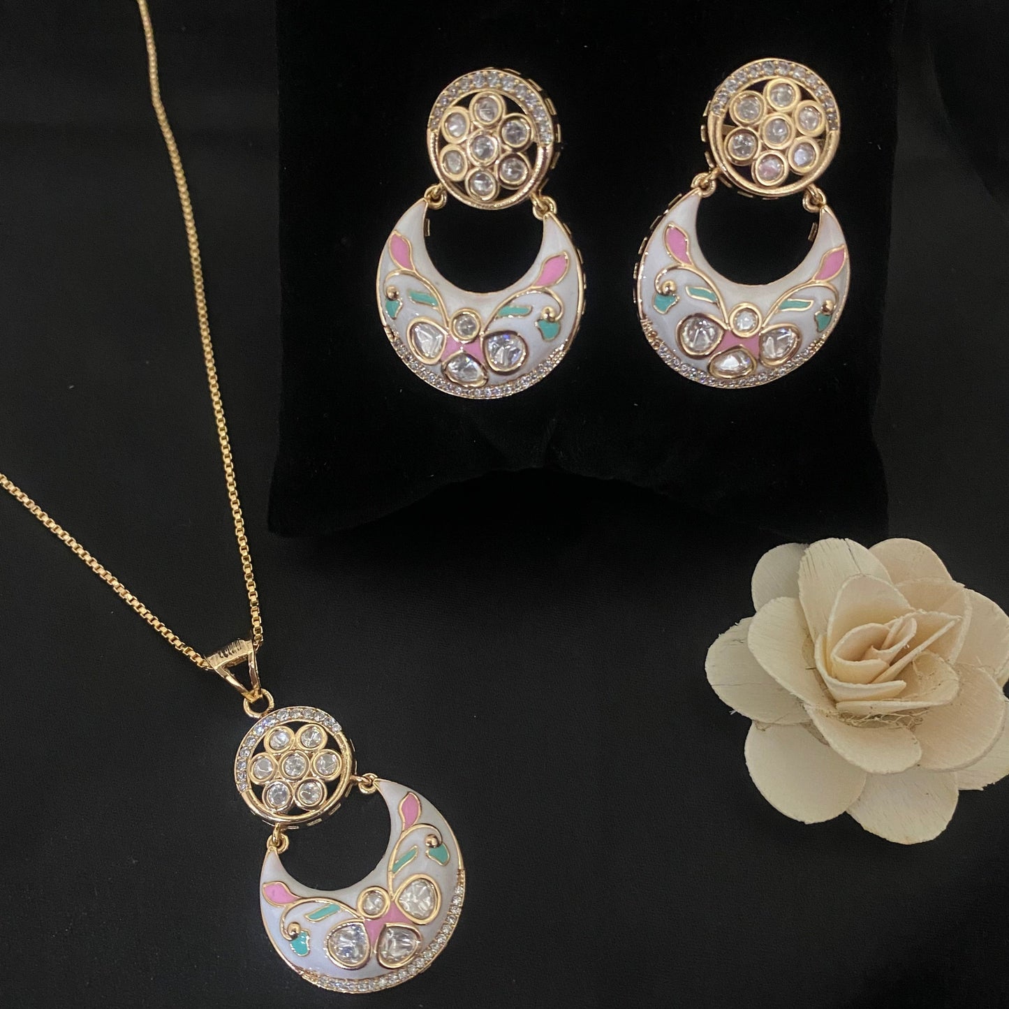 Exclusive Meenakari Kundan Pendant Set