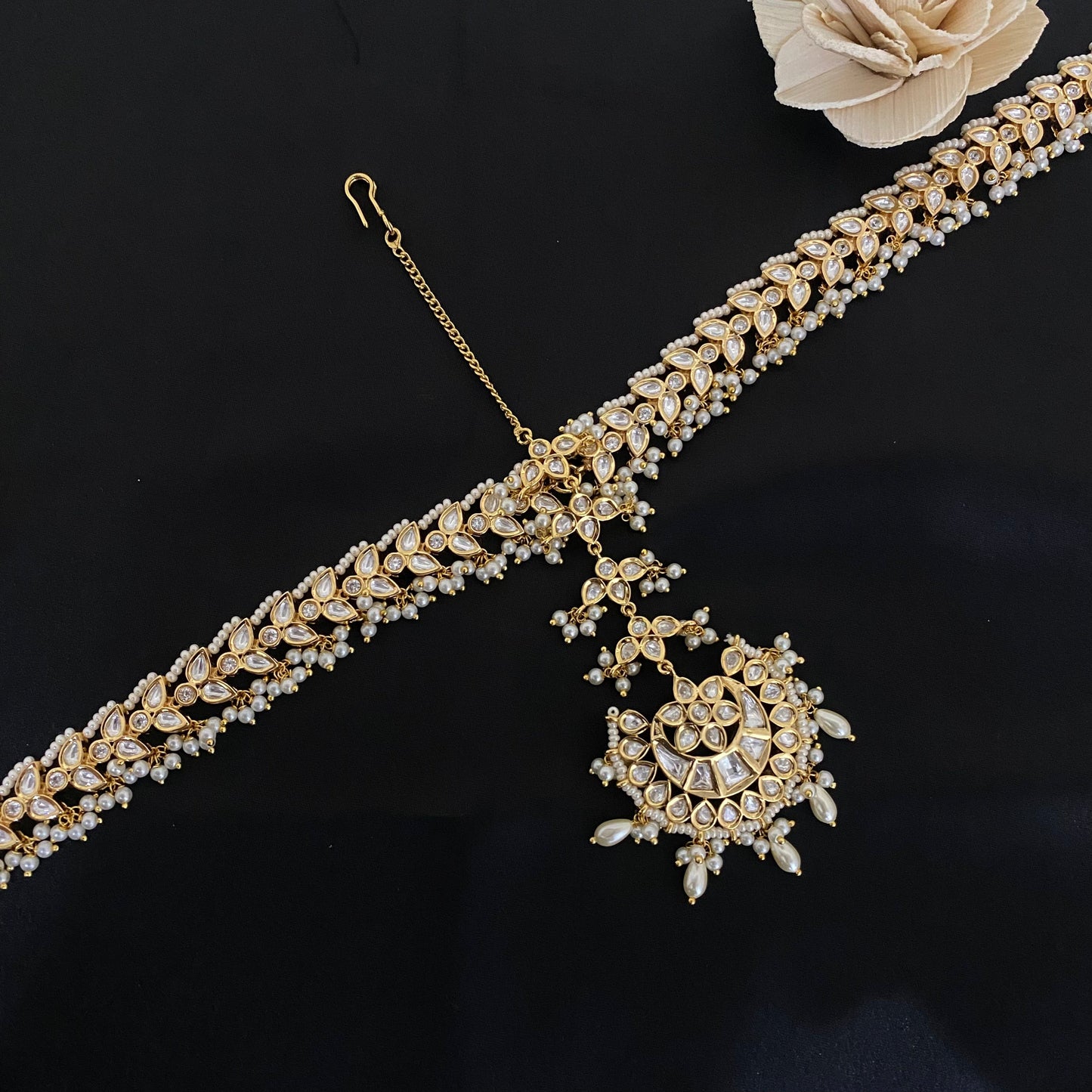 Traditional Kundan Mathapatti