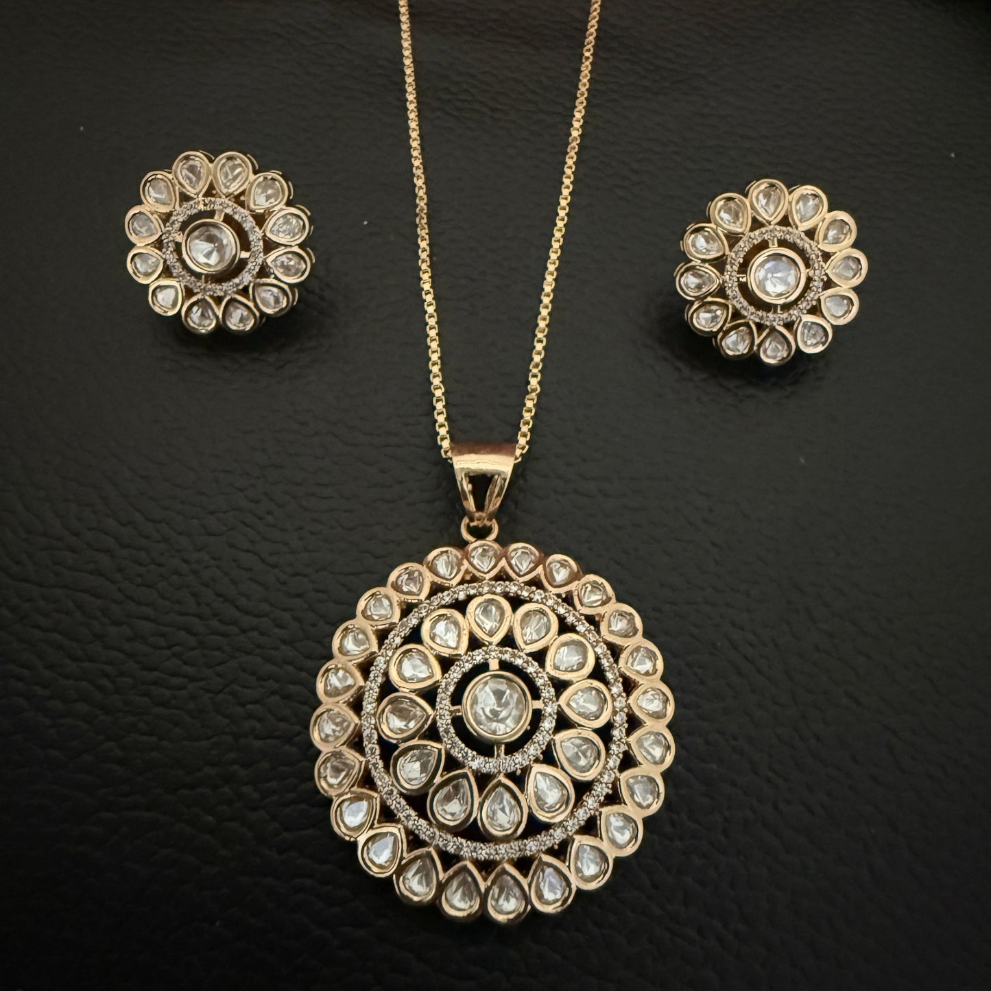 Flower Design Polki Pendant Set
