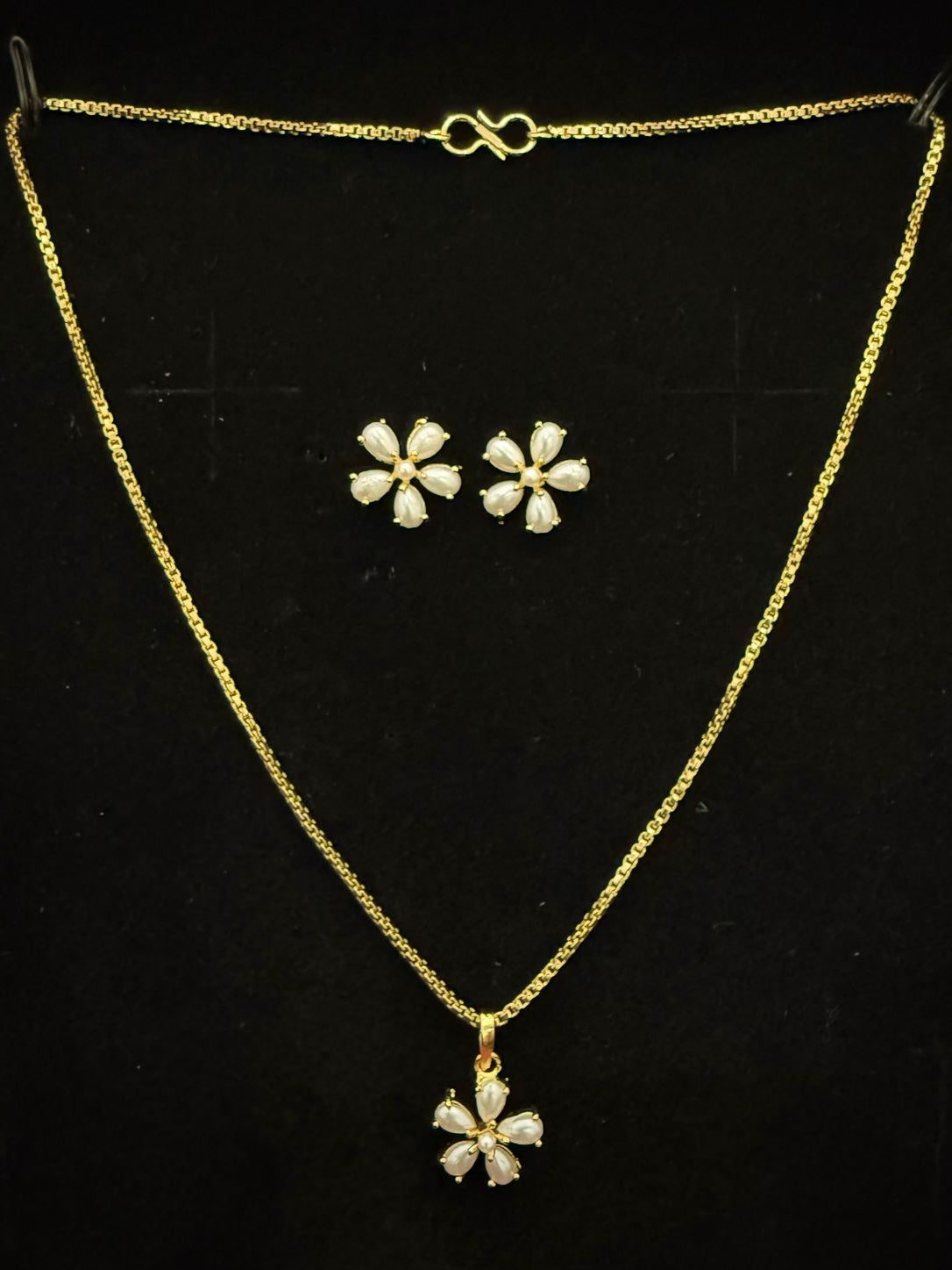 Star Design Pendant Set