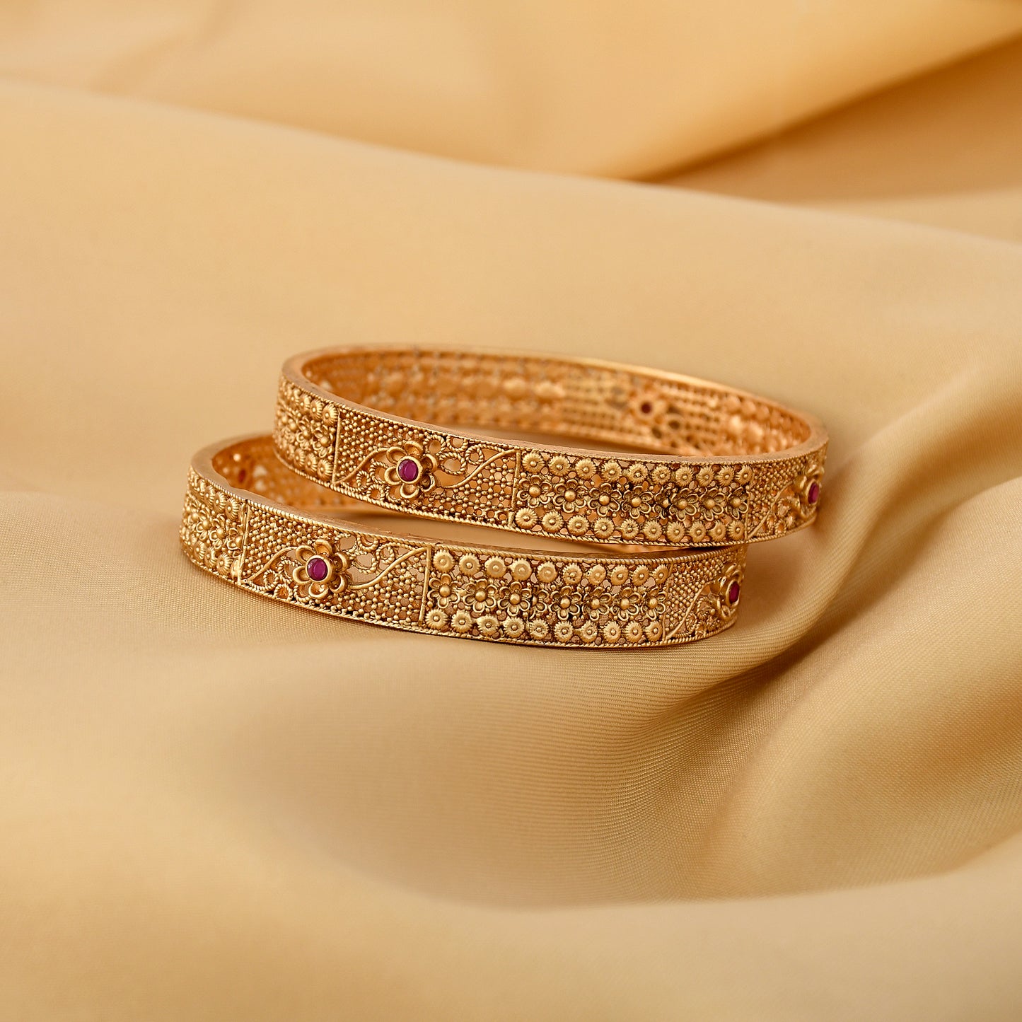 SOUTH INDIAN TRENDY GOLD BANGLES