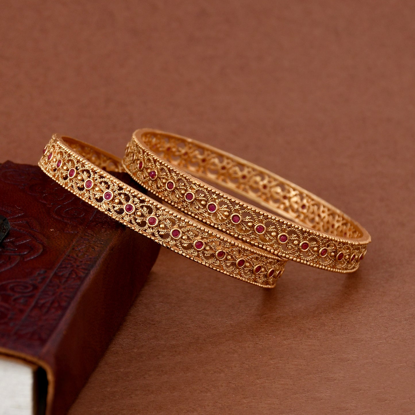 SOUTH INDIN TRENDY GOLD BANGLES