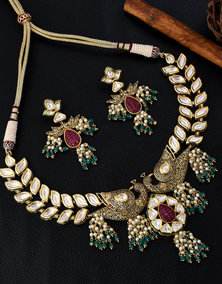 Kundan Choker