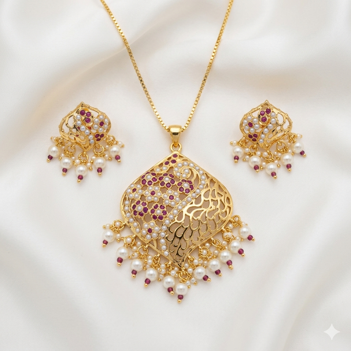 Elegant Jadau Pendant Set
