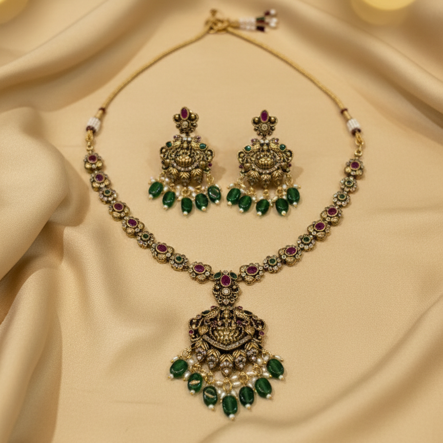 Antique  Pendant Necklace Set