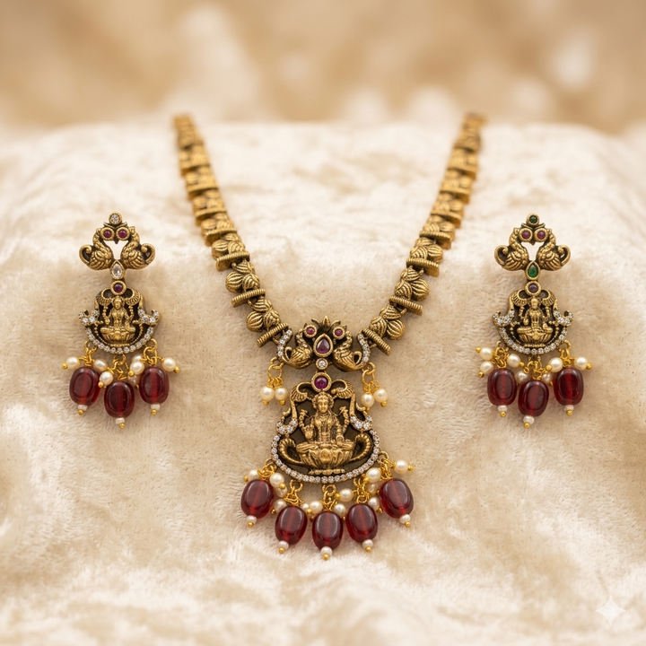 Elegant Antique Necklace Set