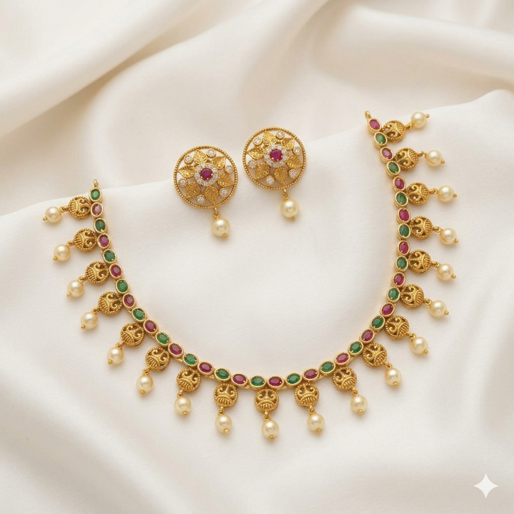 Antique Necklace Set With Studs