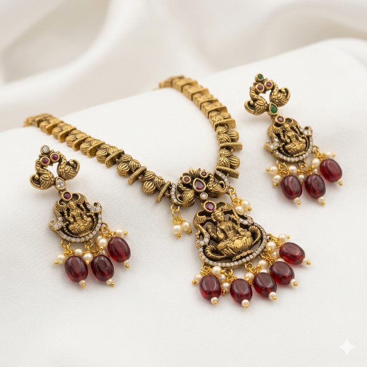 Elegant Antique Necklace Set