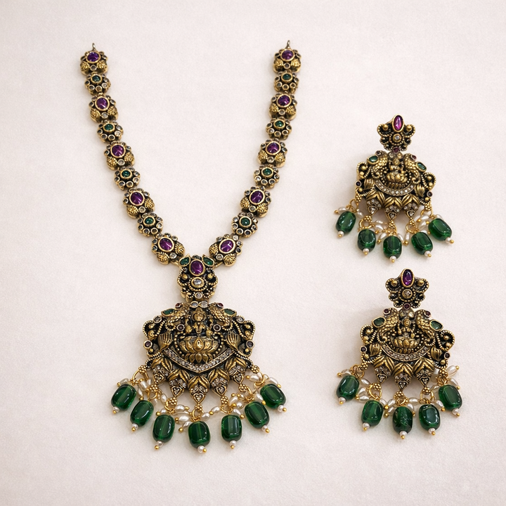 Antique  Pendant Necklace Set