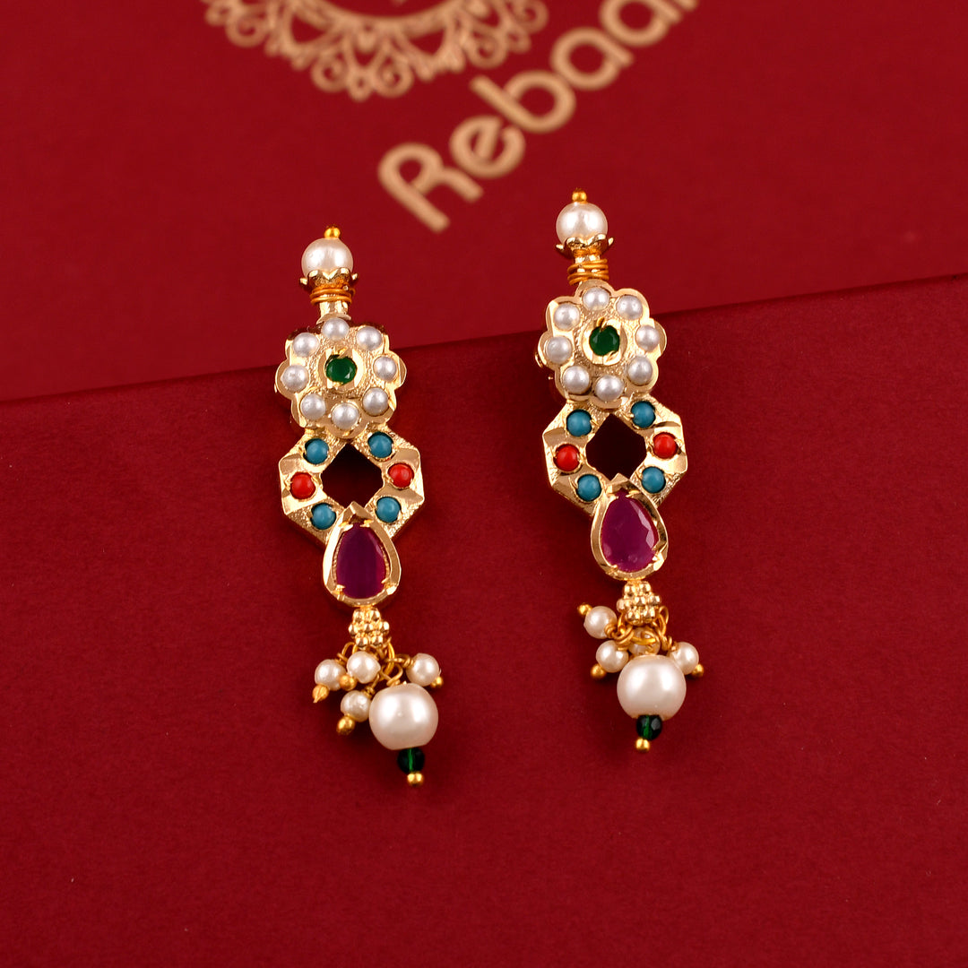 Dazzling Gold Plated Jadau Necklace Set