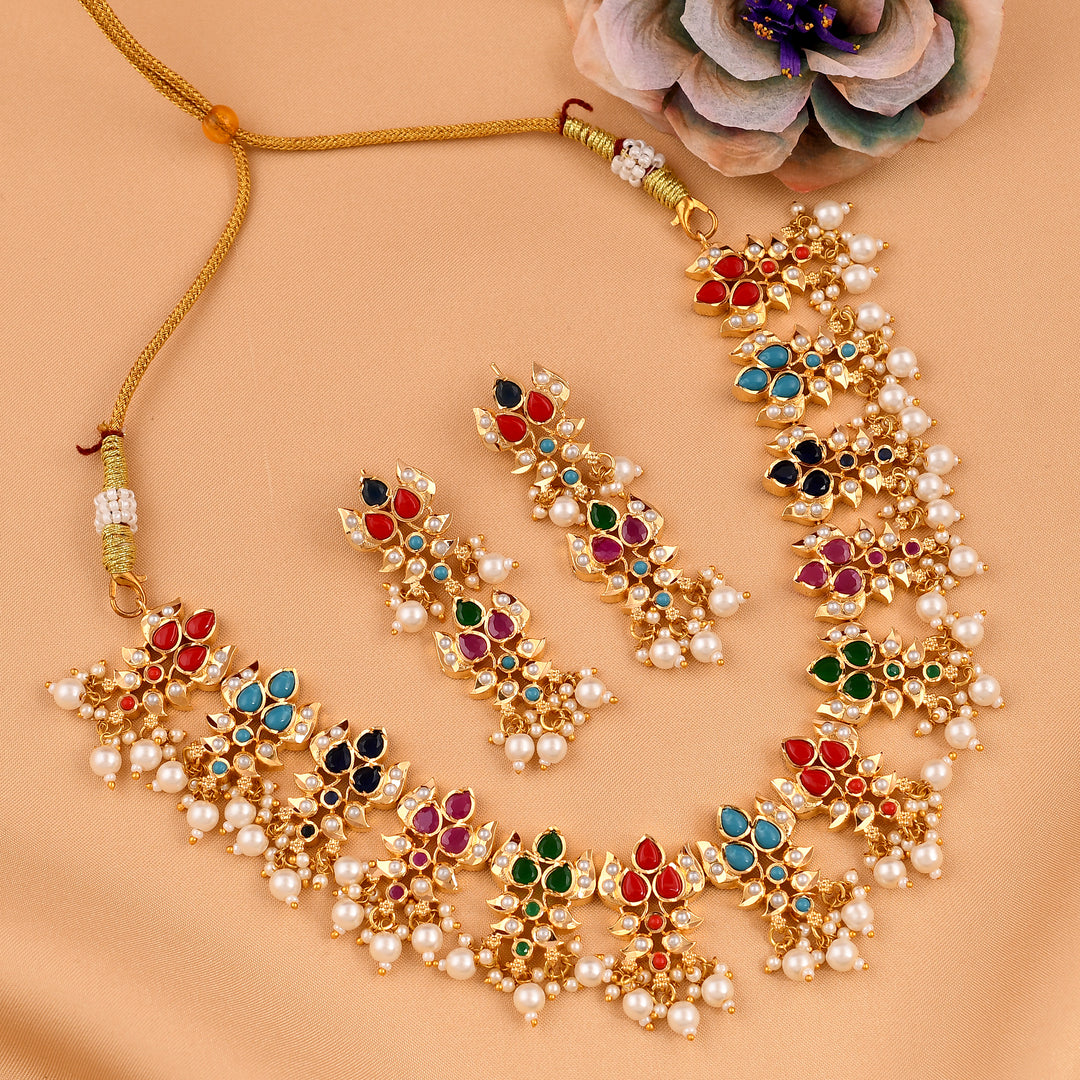 Delicate Jadaau Necklace Set