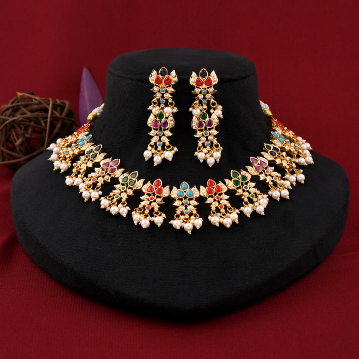 Delicate Jadaau Necklace Set