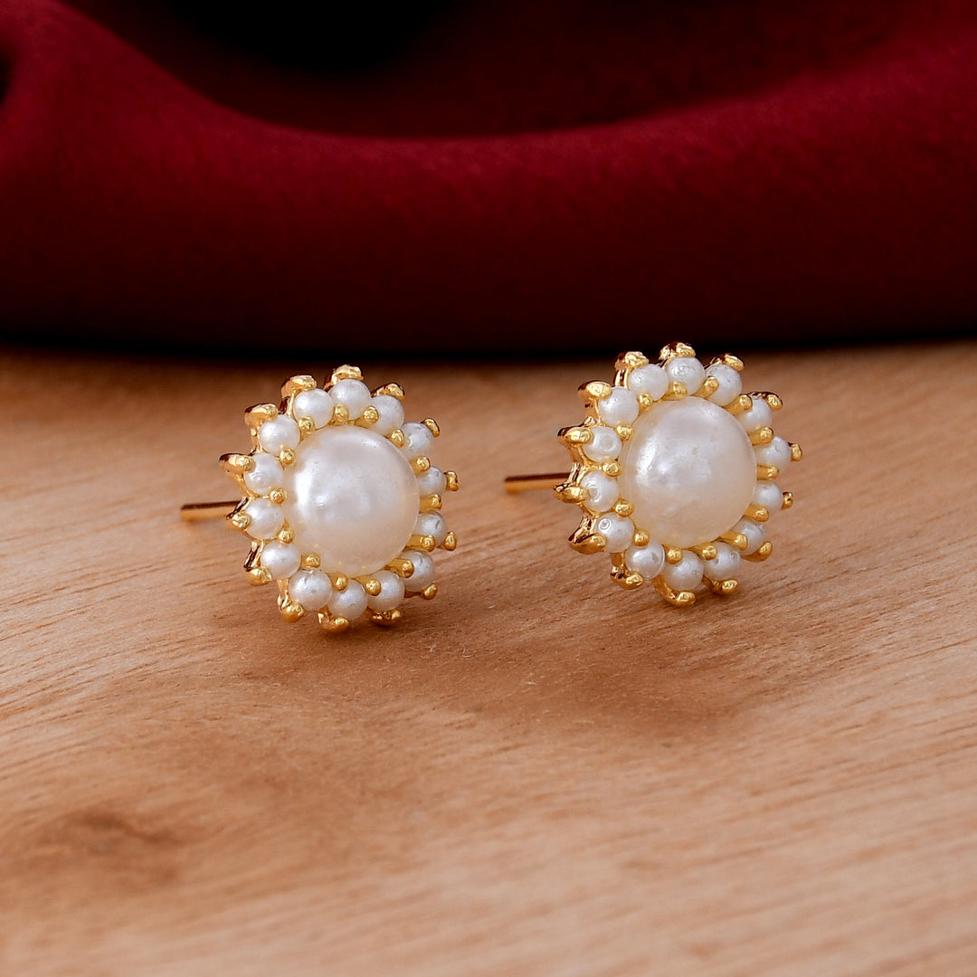 Small Size Pearl Studs