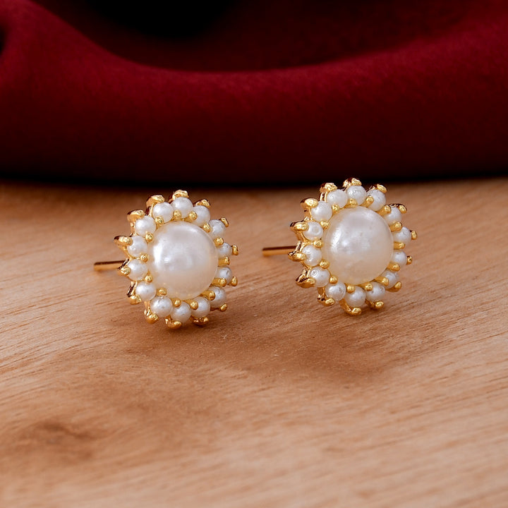 Small Size Pearl Studs