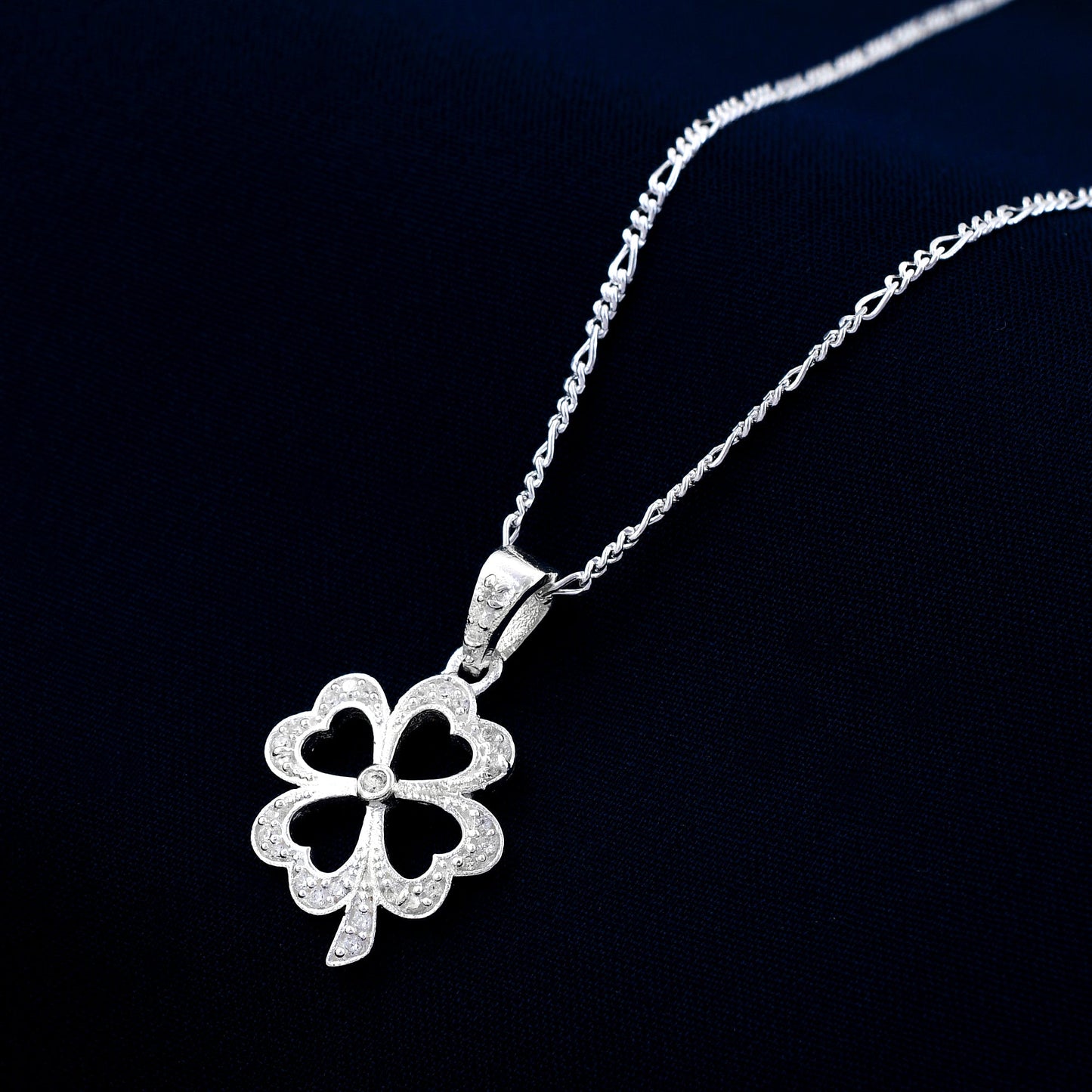 Elegant Flower Design 925 Sterling Silver Pendant
