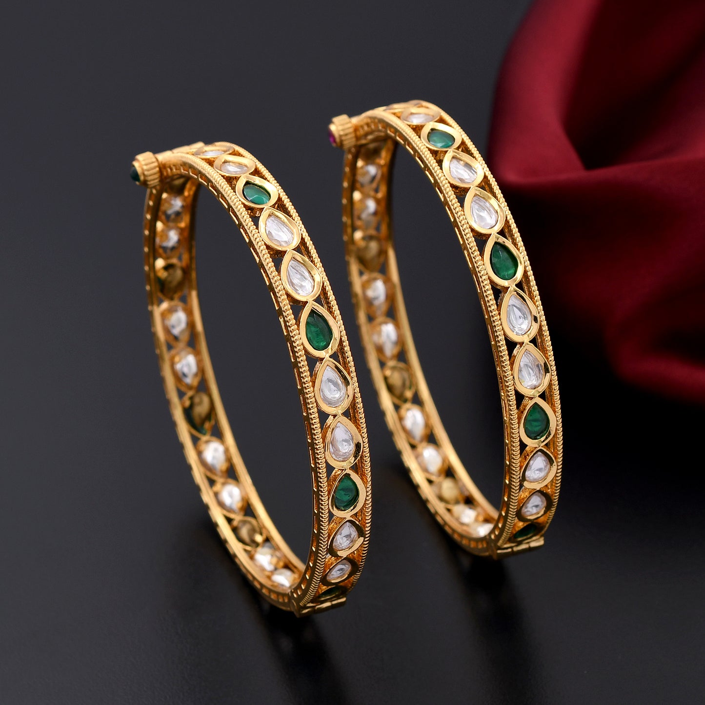 Single Line Gold Plated Kundan Polki Bangle