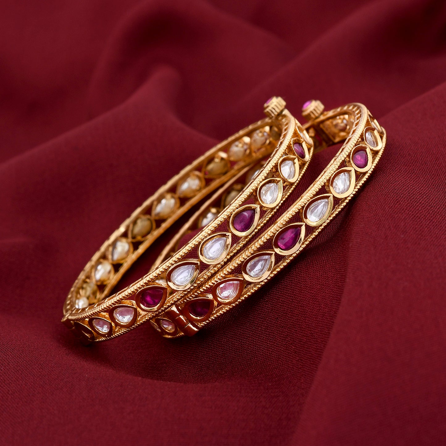 Single Line Gold Plated Kundan Polki Bangle