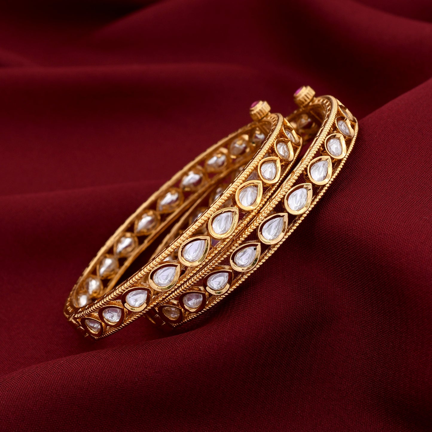 Single Line Gold Plated Kundan Polki Bangle