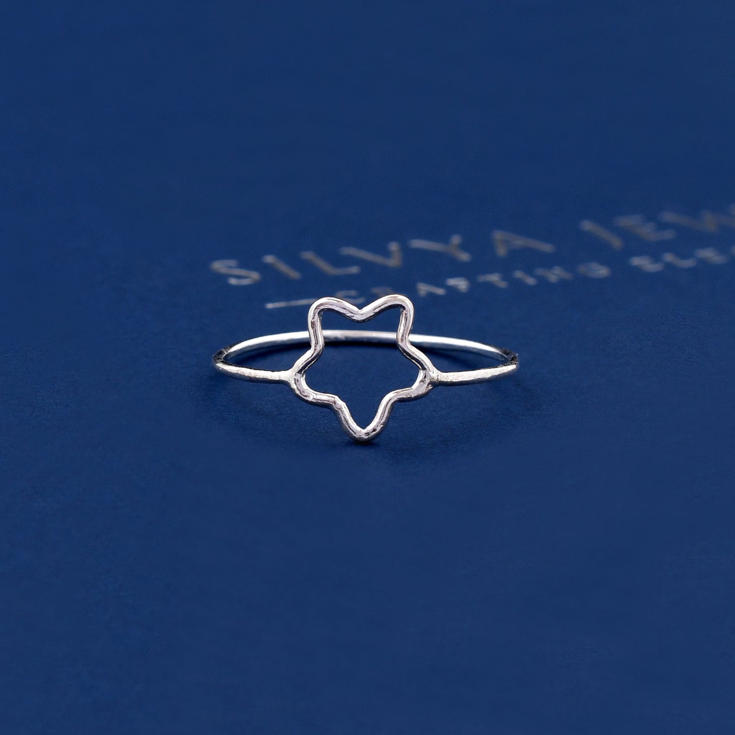 Dynamic Star Design 925 Sterling Silver Ring