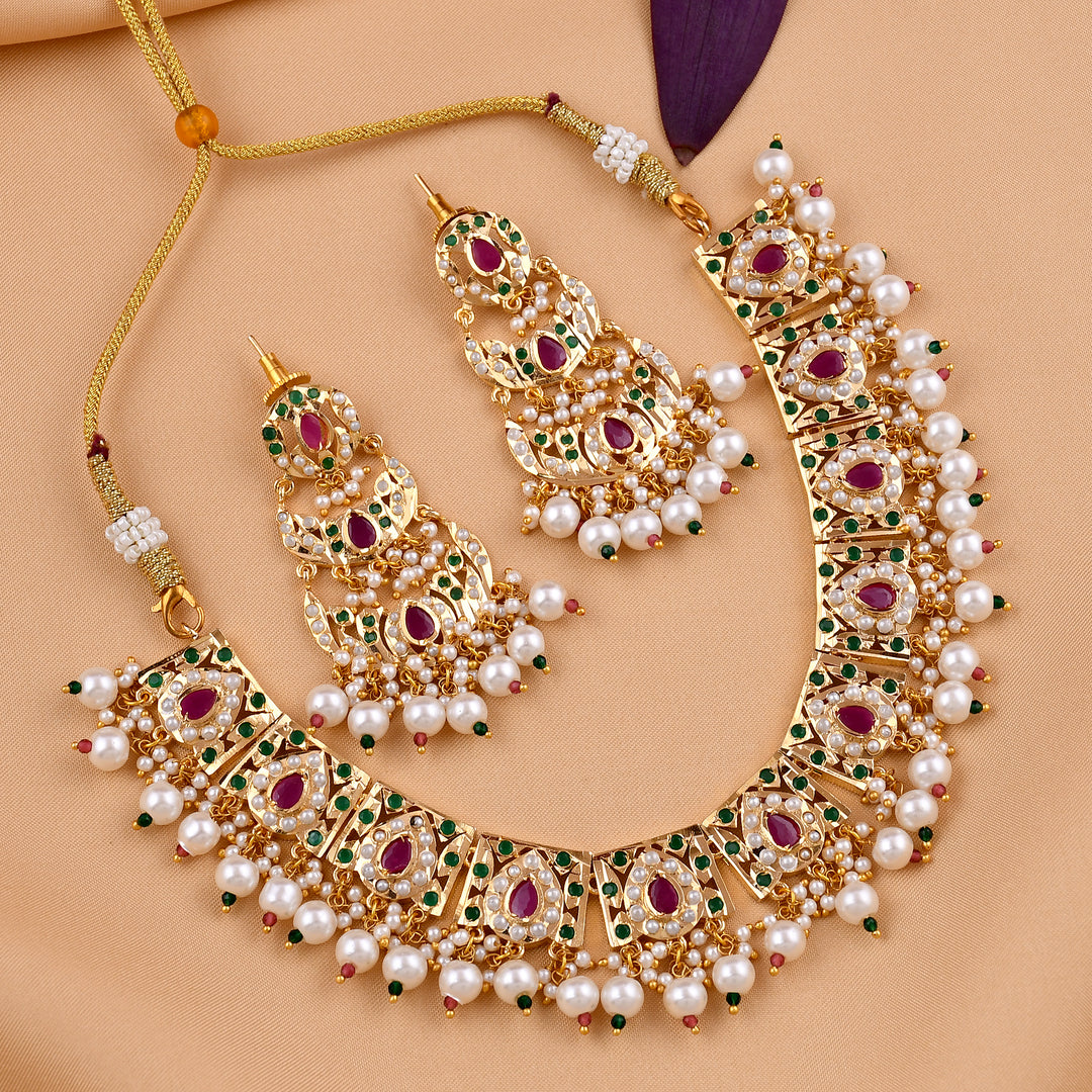 Elegant Gold Plated Jadaau Necklace Set