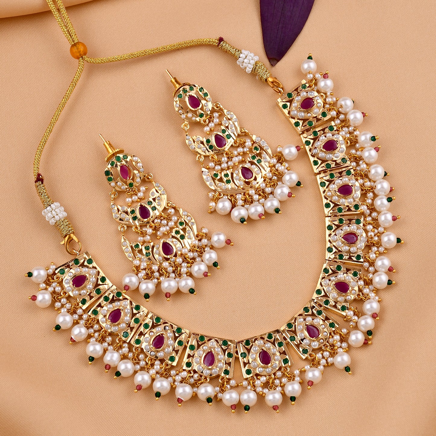 Elegant Gold Plated Jadaau Necklace Set