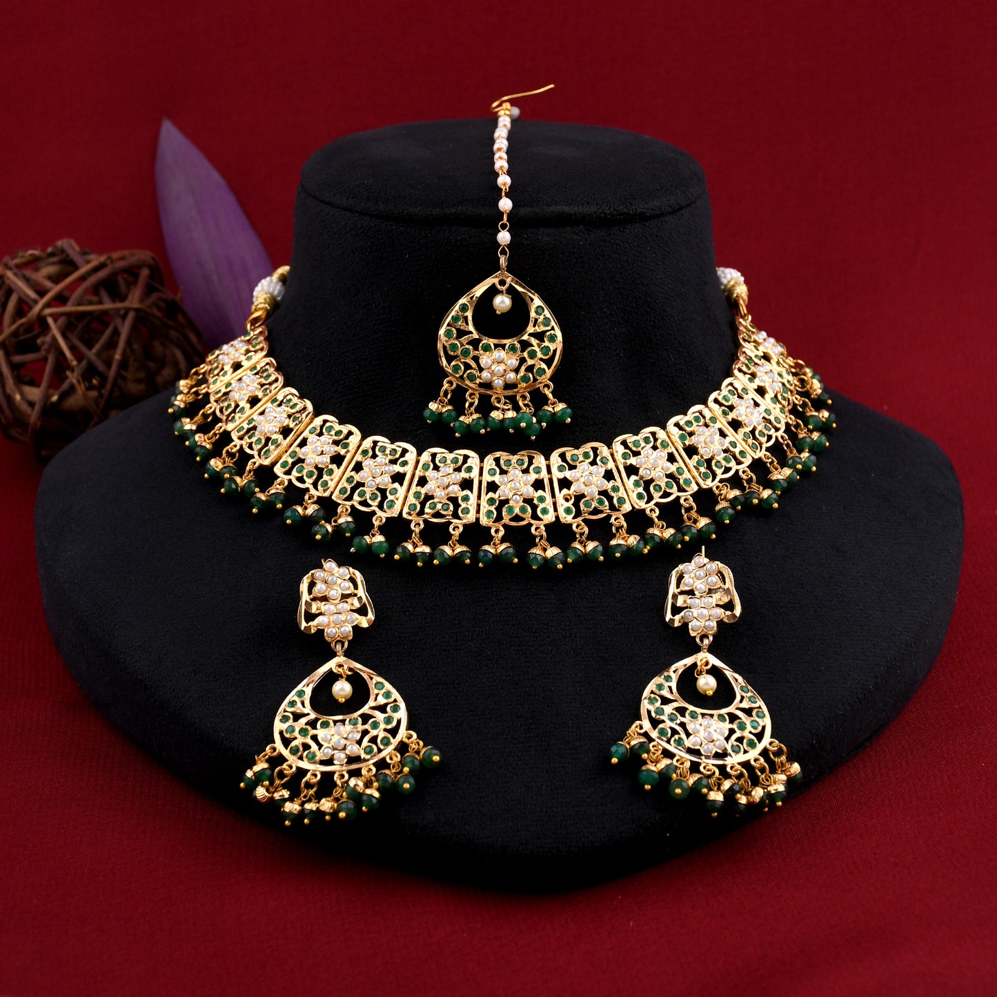 Dazzling Gold Plated Jadau Necklace Set