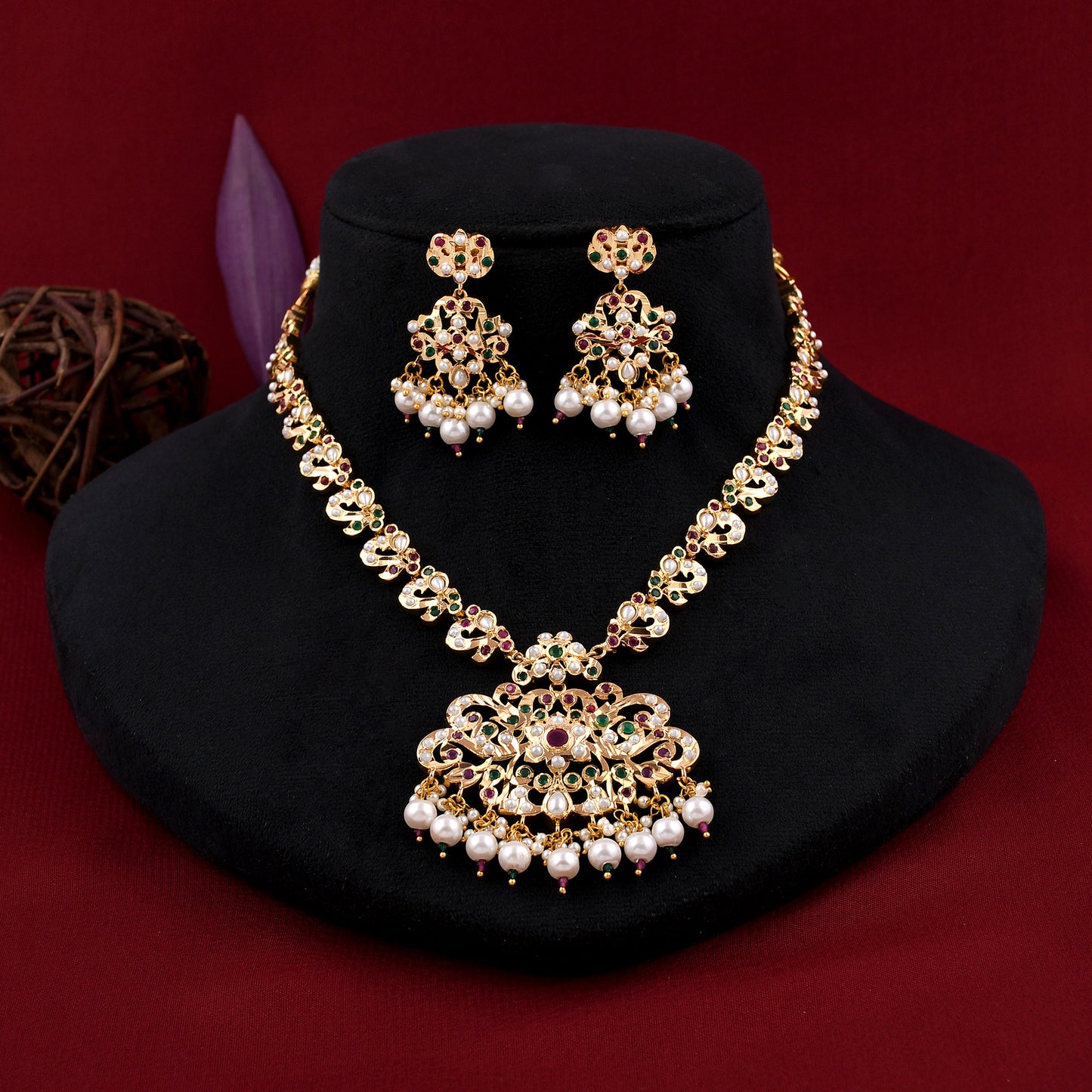 Classic Jadaau Necklace Set