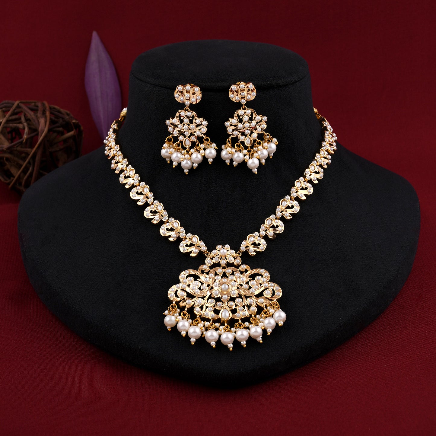 Classic Jadaau Necklace Set