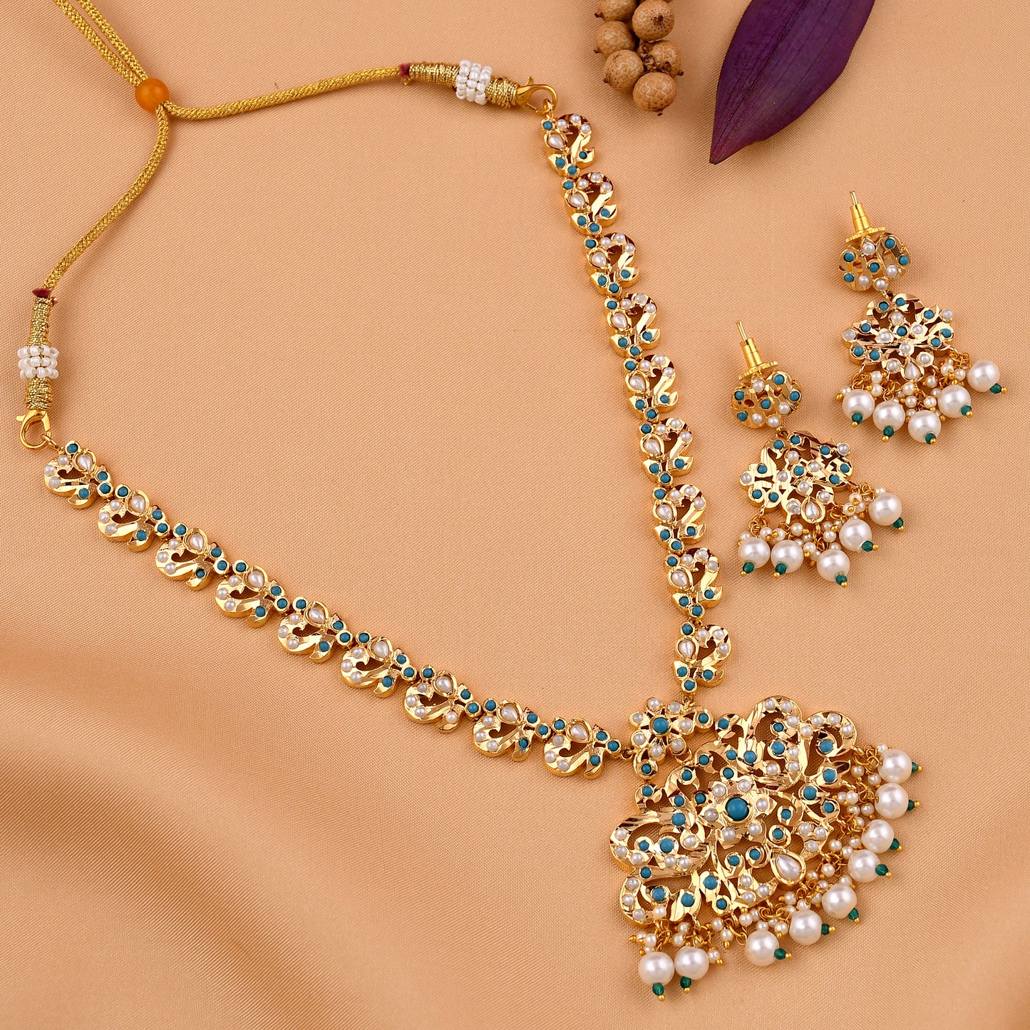 Classic Jadaau Necklace Set