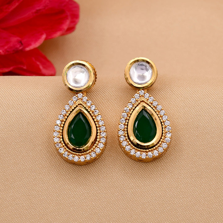Emerald Kundan Pendant Set