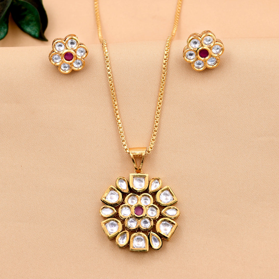 Women Kundan Polki Pendant Set