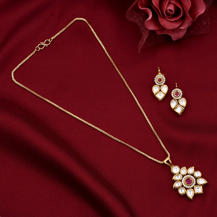 Classy Ruby Colour Kundan Pendant Set