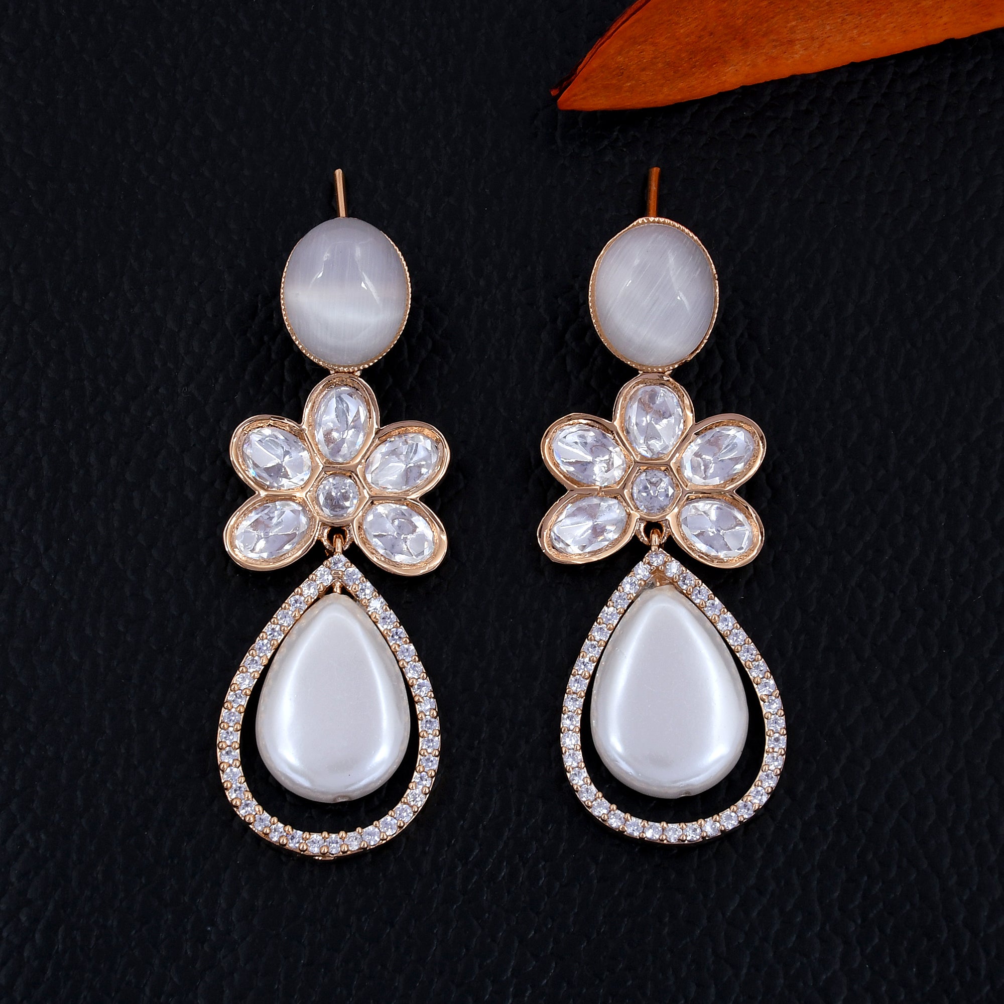 Buy Latest Luxury Earring for Women Online at Rebaari