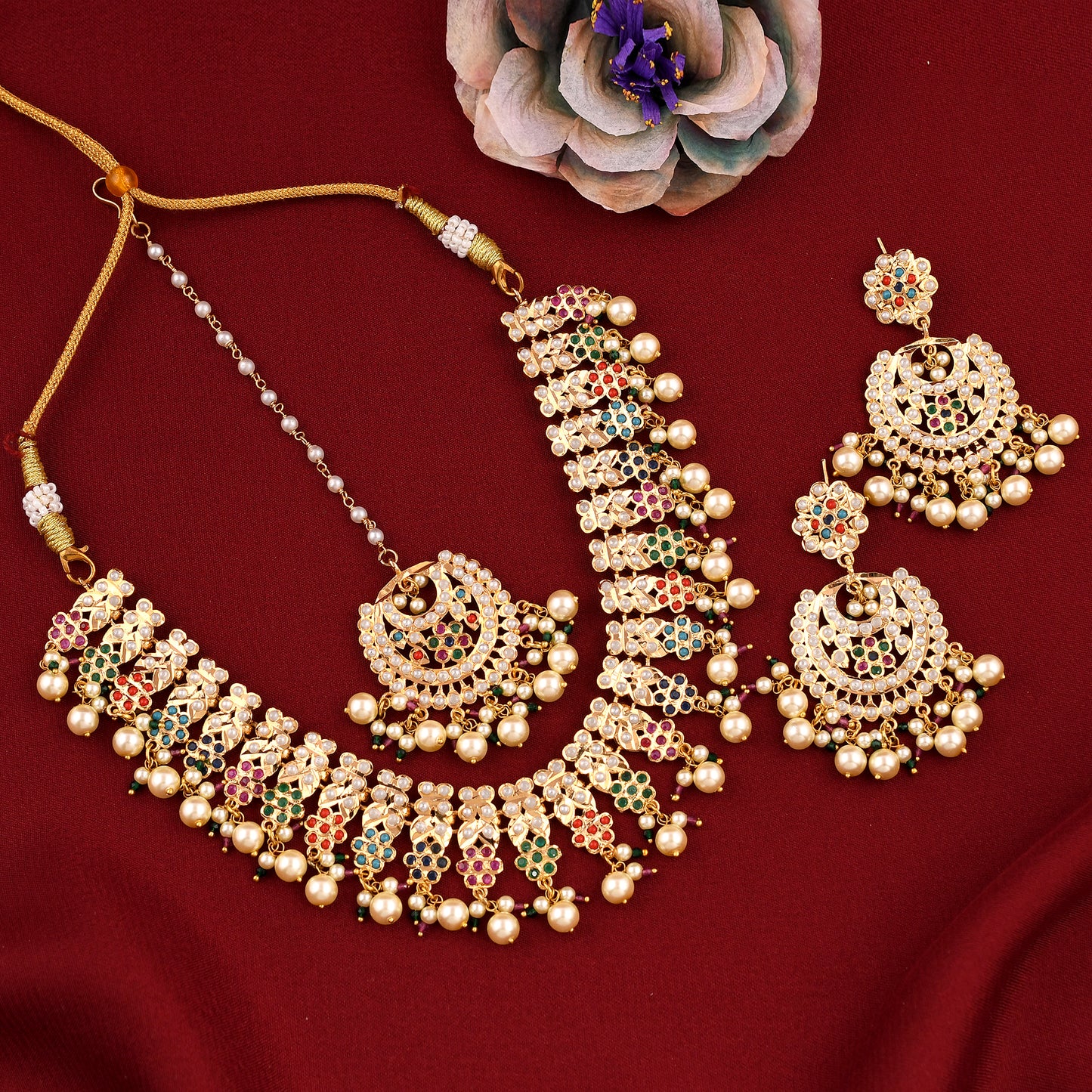 Delicate Jadaau Necklace Set