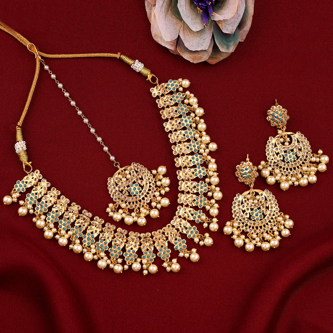 Delicate Jadaau Necklace Set