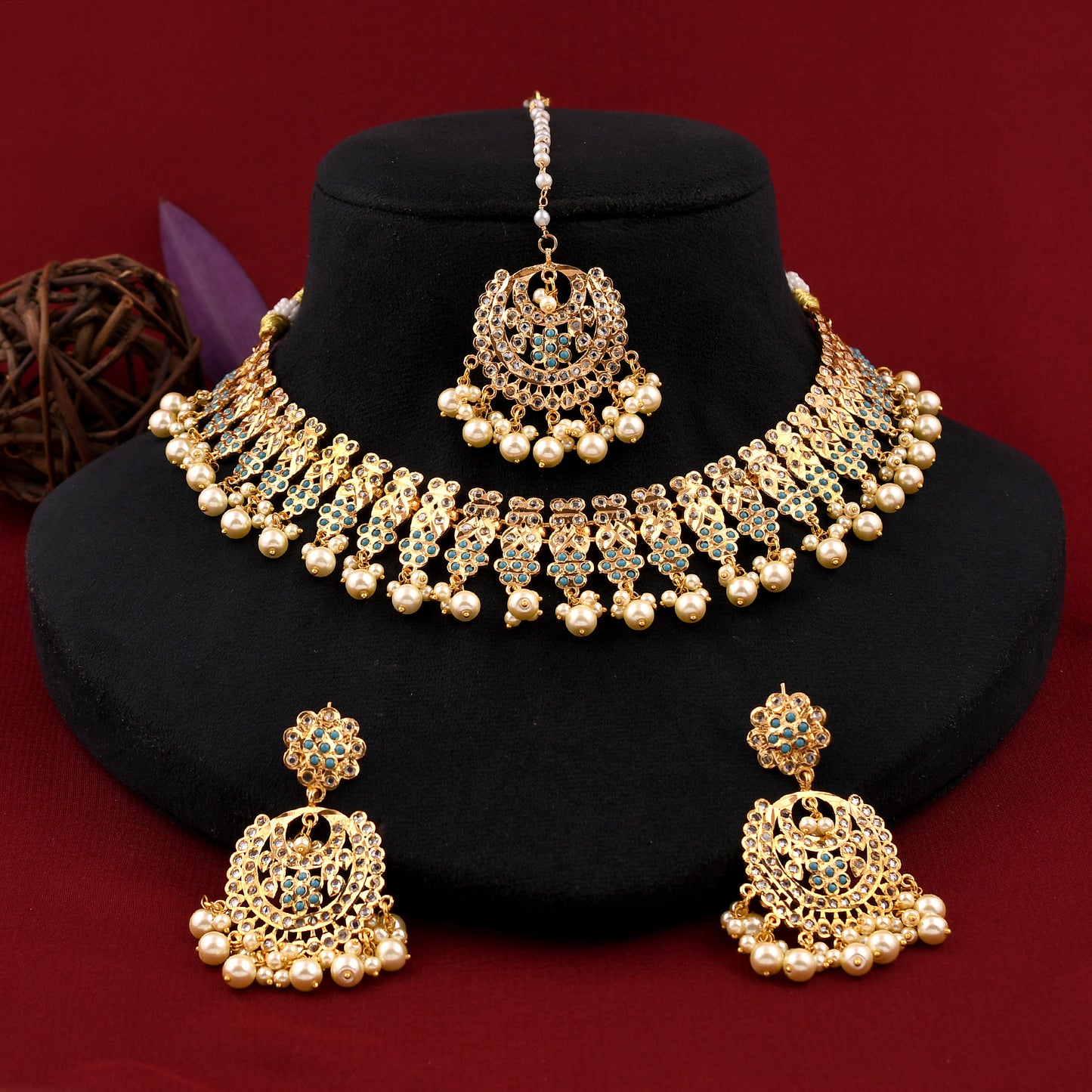 Delicate Jadaau Necklace Set