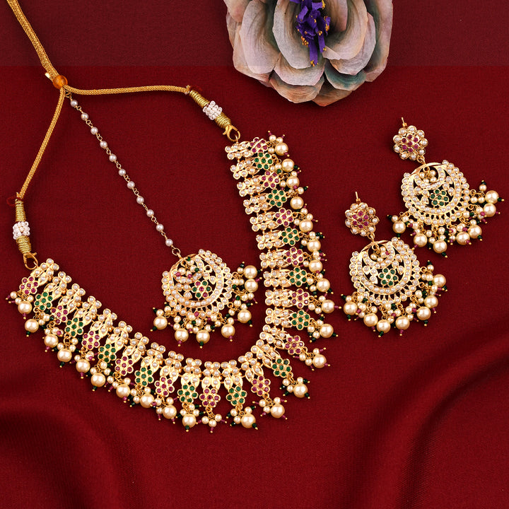 Delicate Jadaau Necklace Set