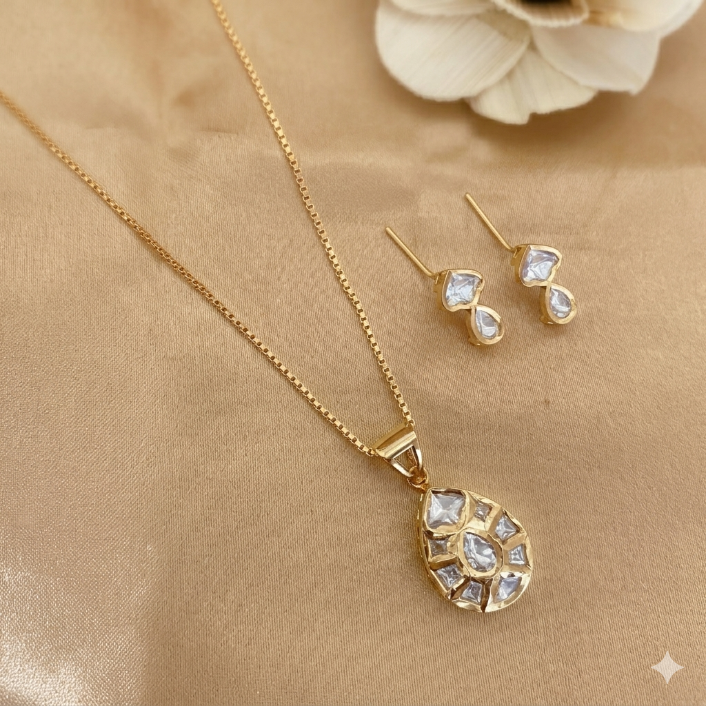 Delicate Kundan Polki Pendant Set
