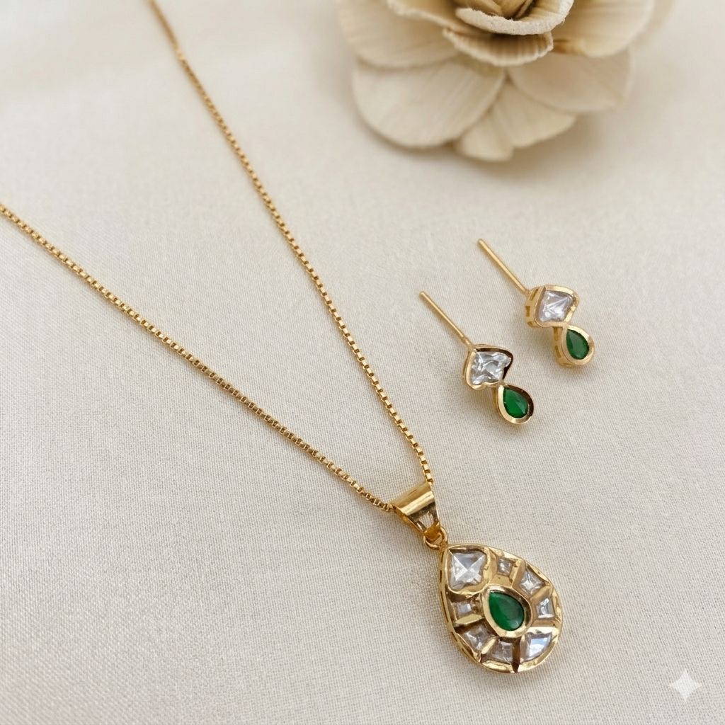 Delicate Kundan Polki Pendant Set