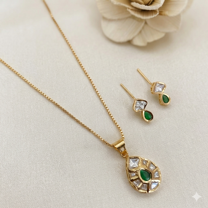 Delicate Kundan Polki Pendant Set
