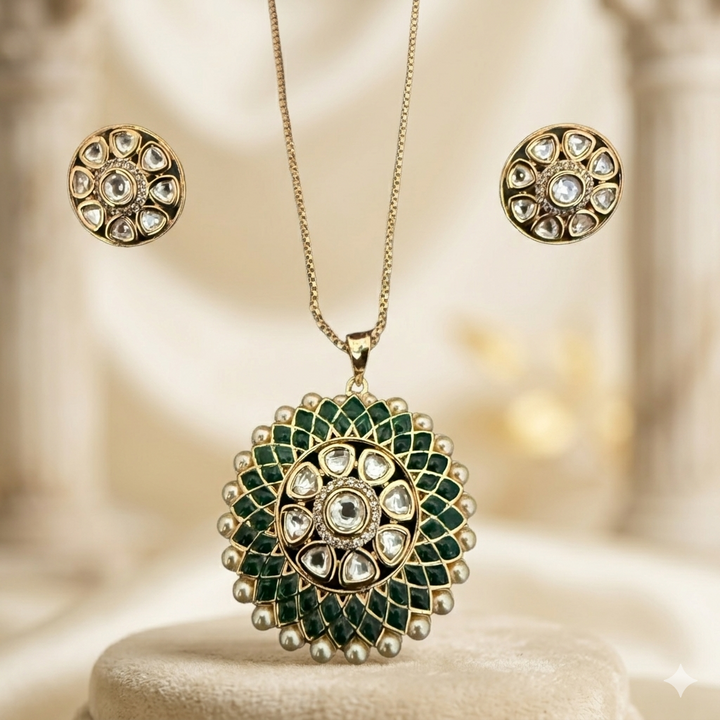 Exclusive Kundan Polki Pendant Set