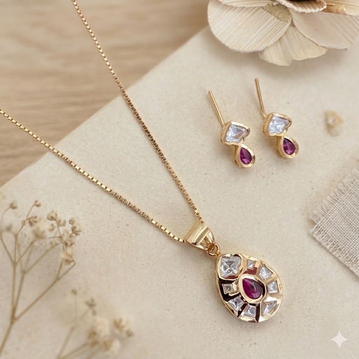 Delicate Kundan Polki Pendant Set