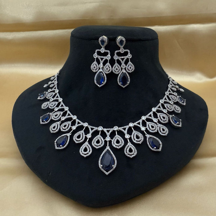 Emerald Pear Shape Necklace Set