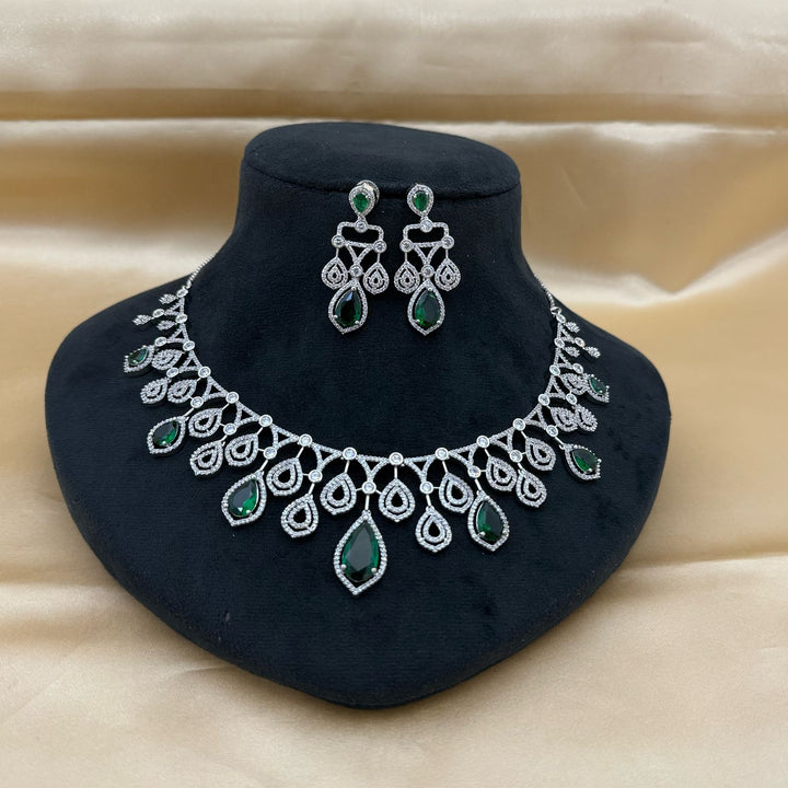 Emerald Pear Shape Necklace Set