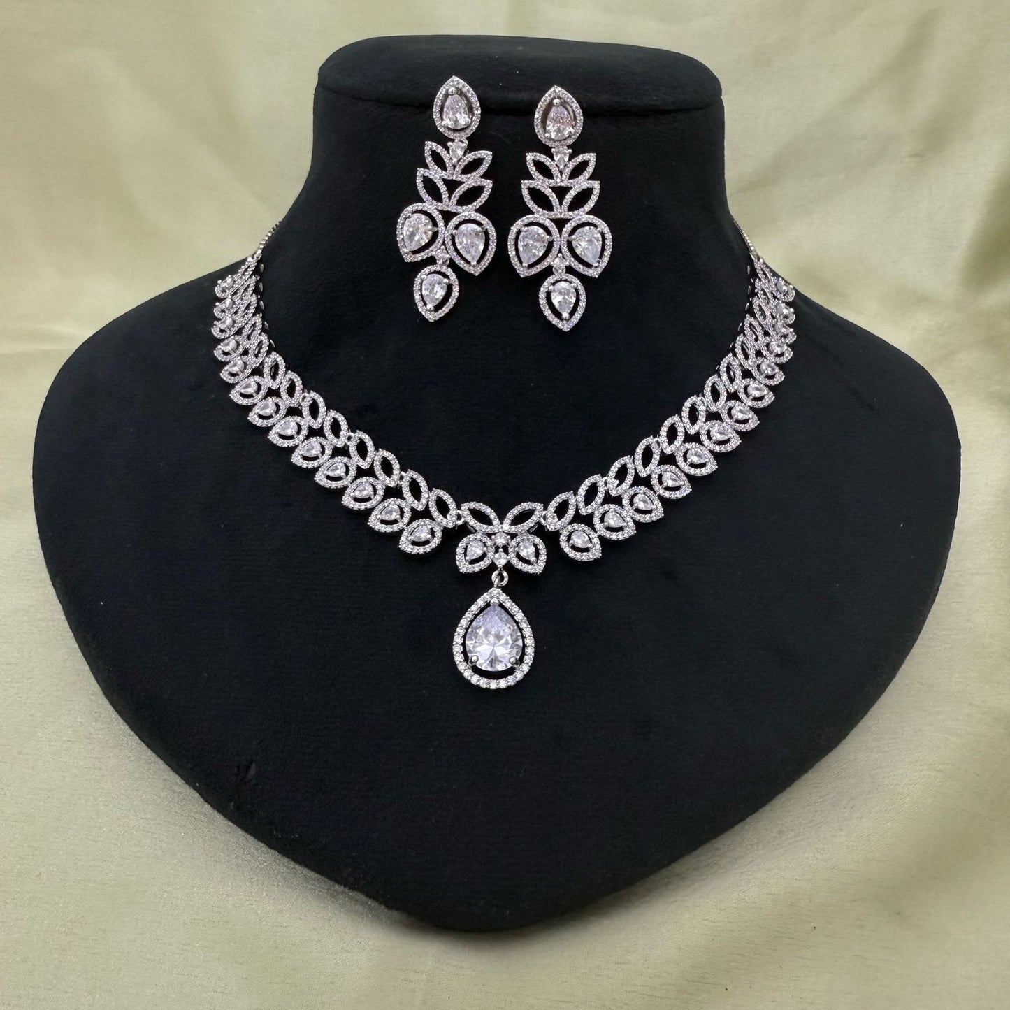 Leaf Design Zircon Necklace Set