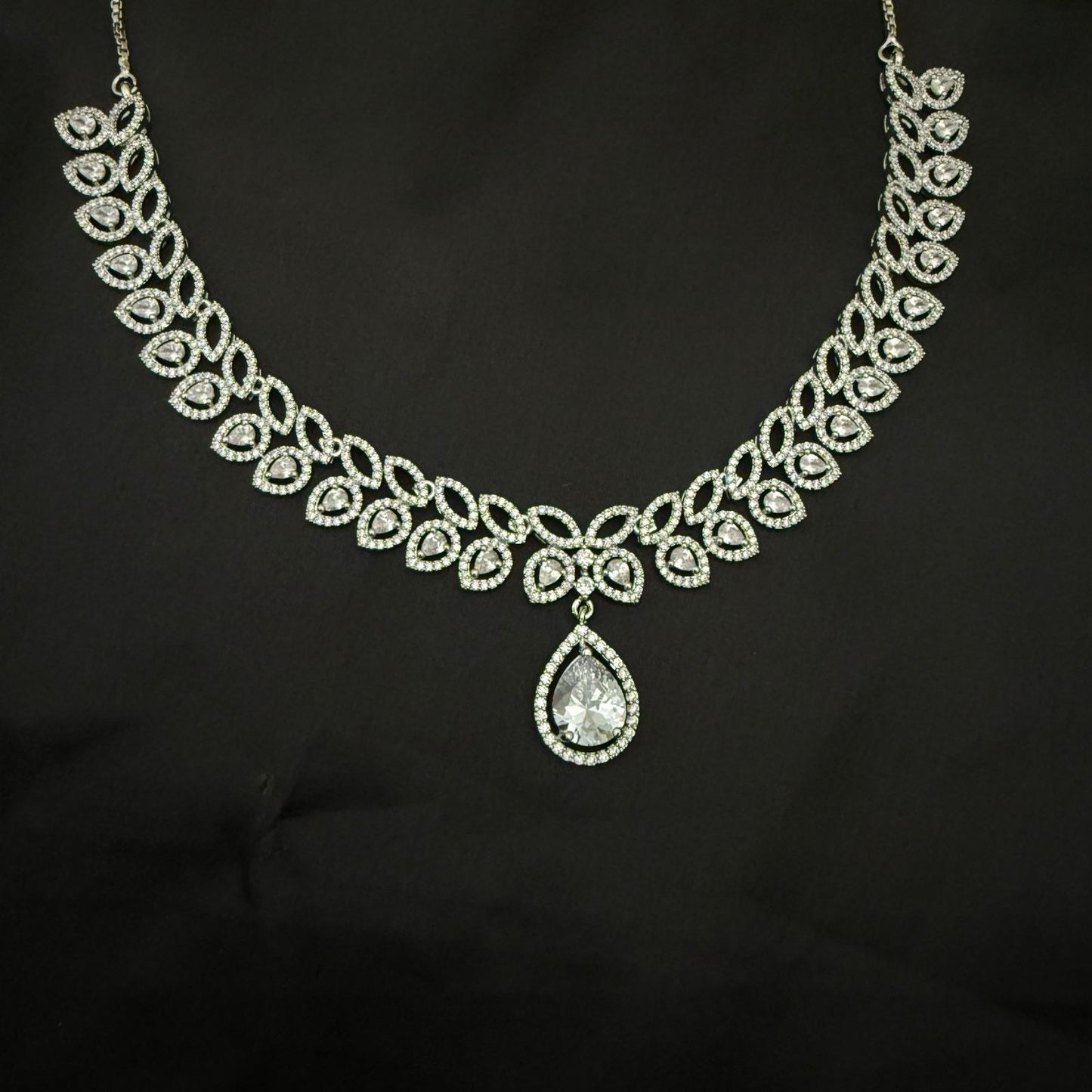 Leaf Design Zircon Necklace Set