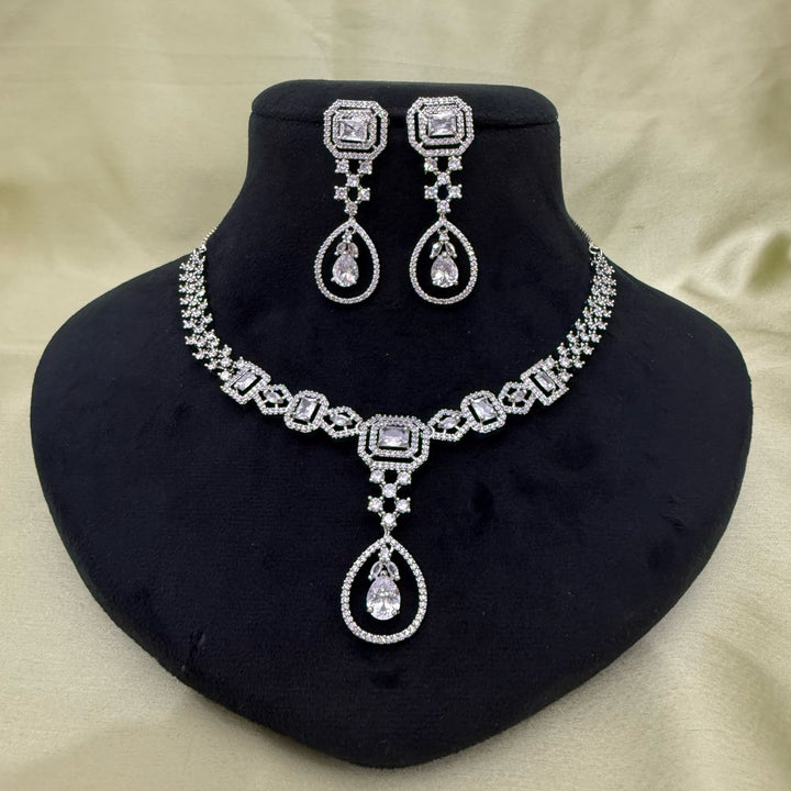 Graceful Zircon Necklace Set