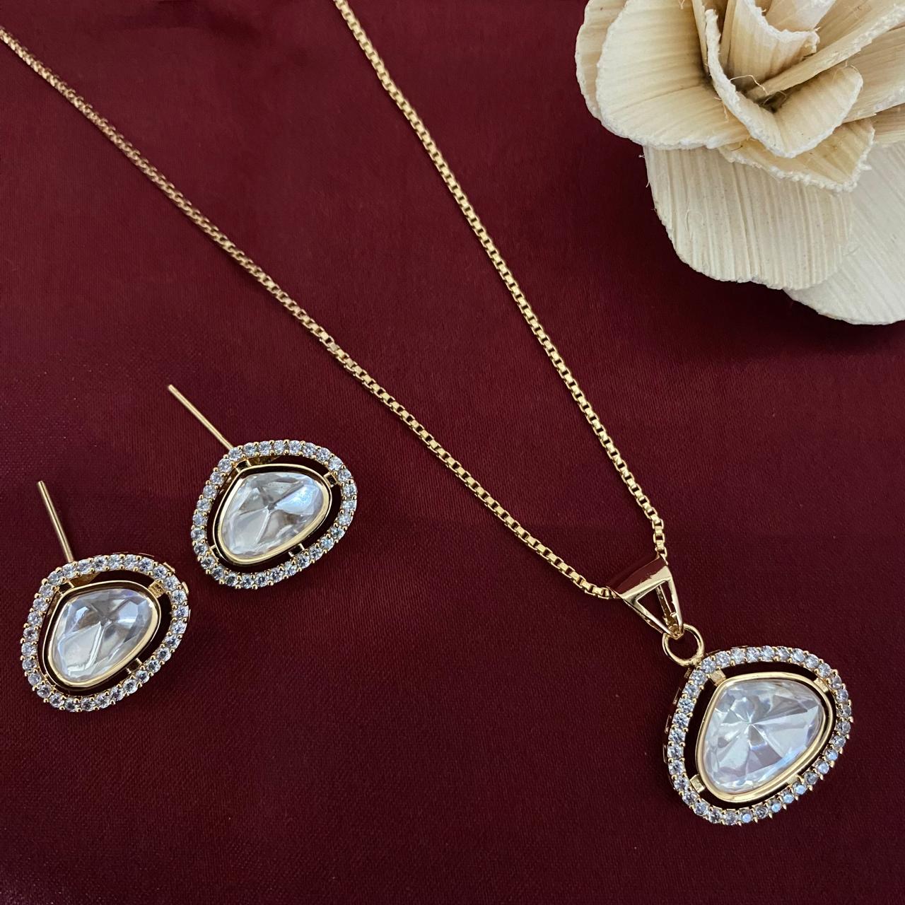 Single Stone Kundan Polki Pendant Set