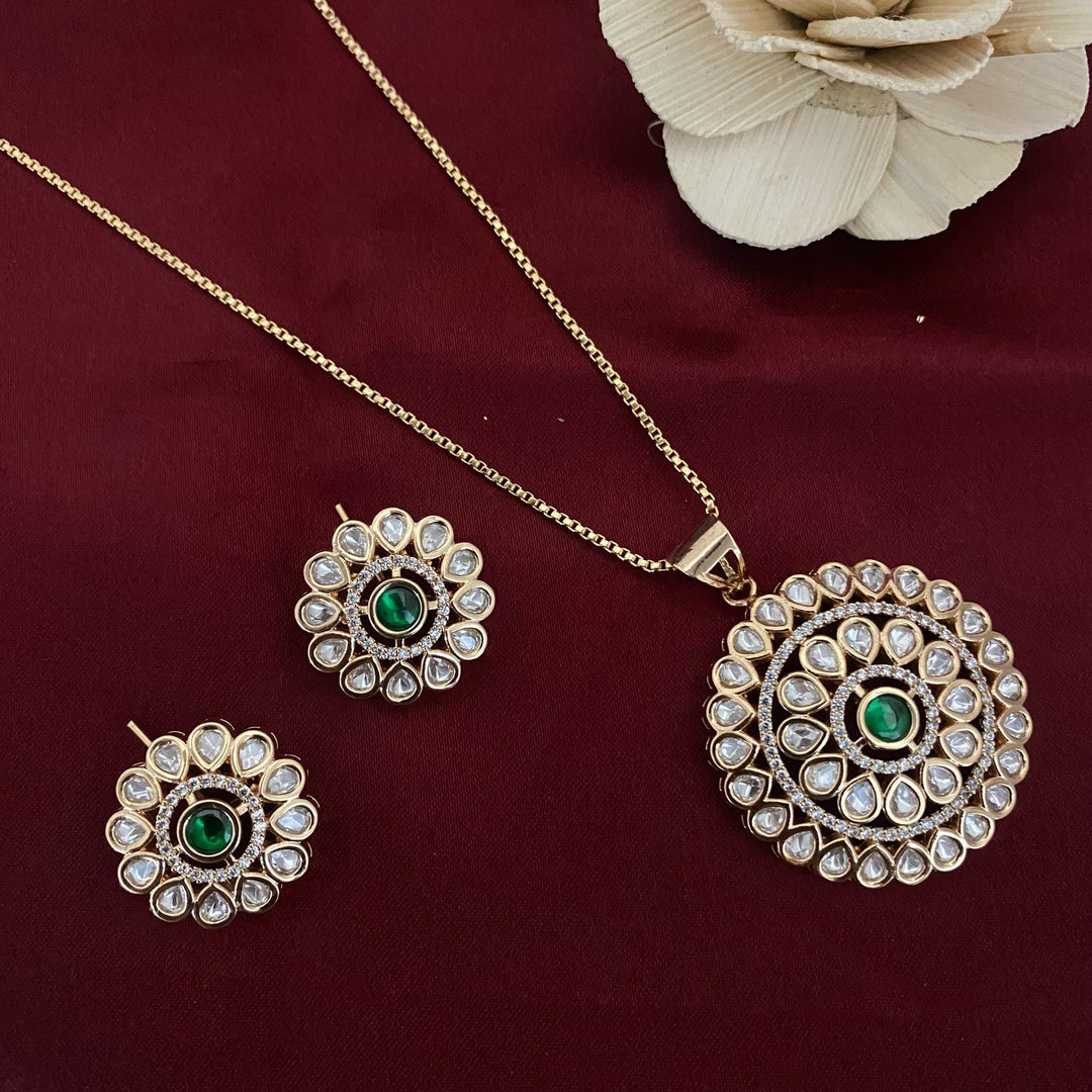 Flower Design Polki Pendant Set
